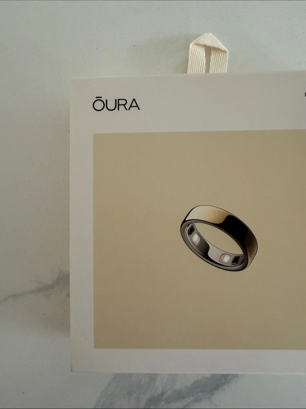 Oura Smart Ring in gold